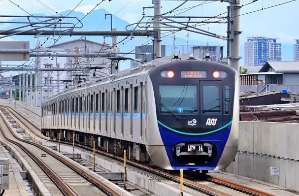 MRT Jakarta Rp1, Warga Serbu Transportasi Publik Saat HUT ke-499