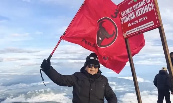 Dari Puncak Kerinci, Hasto Kobarkan Kembali Api Perjuangan Bung Karno