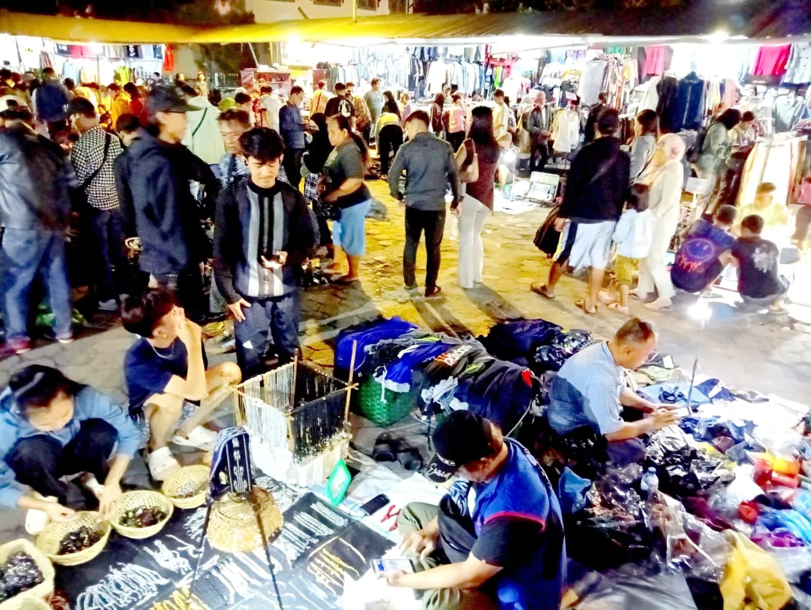 Pasar Senthir, Wisata Malam Legendaris Yogyakarta yang Tak Pernah Sepi Pengunjung