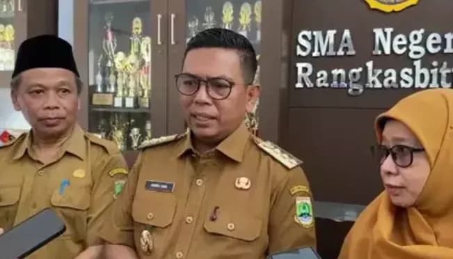 Andra Soni Pastikan Pendidikan Gratis Meluas, 10.000 Siswa Jadi Sasaran Program 2026