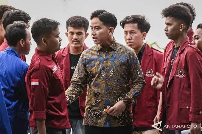 Ketua BEM UBK Klaim Diberi Uang Usai Demo dan Sebelum Bertemu Gibran