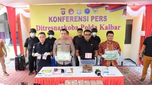 Polda Kalbar Bongkar Jaringan Narkoba Besar, Sita 4,3 Kg Sabu dan Uang Rp 3,8 Miliar