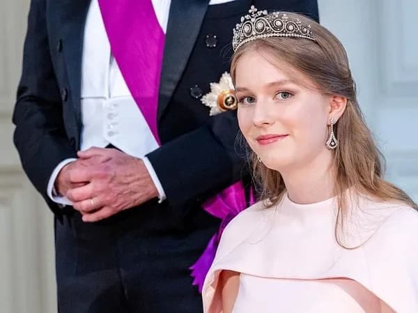 Debut Bersejarah Putri Eleonore, Tampil Perdana Dengan Tiara di Usia 18 Tahun
