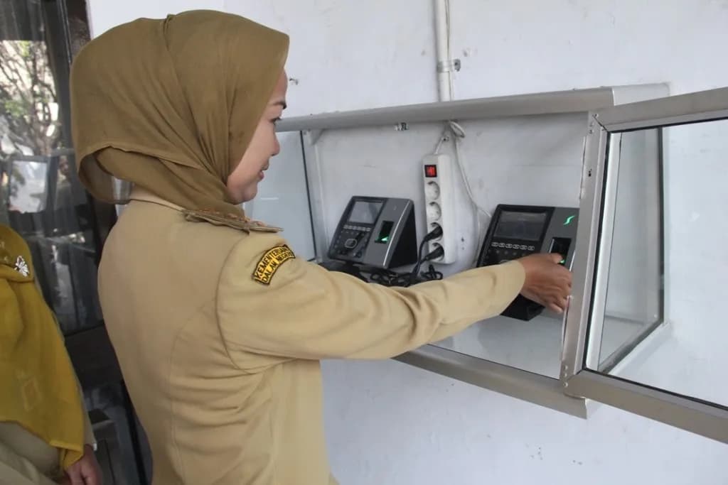 Terbongkar! Aplikasi Absen Fiktif ASN di Brebes Berujung Penahanan 9 Guru