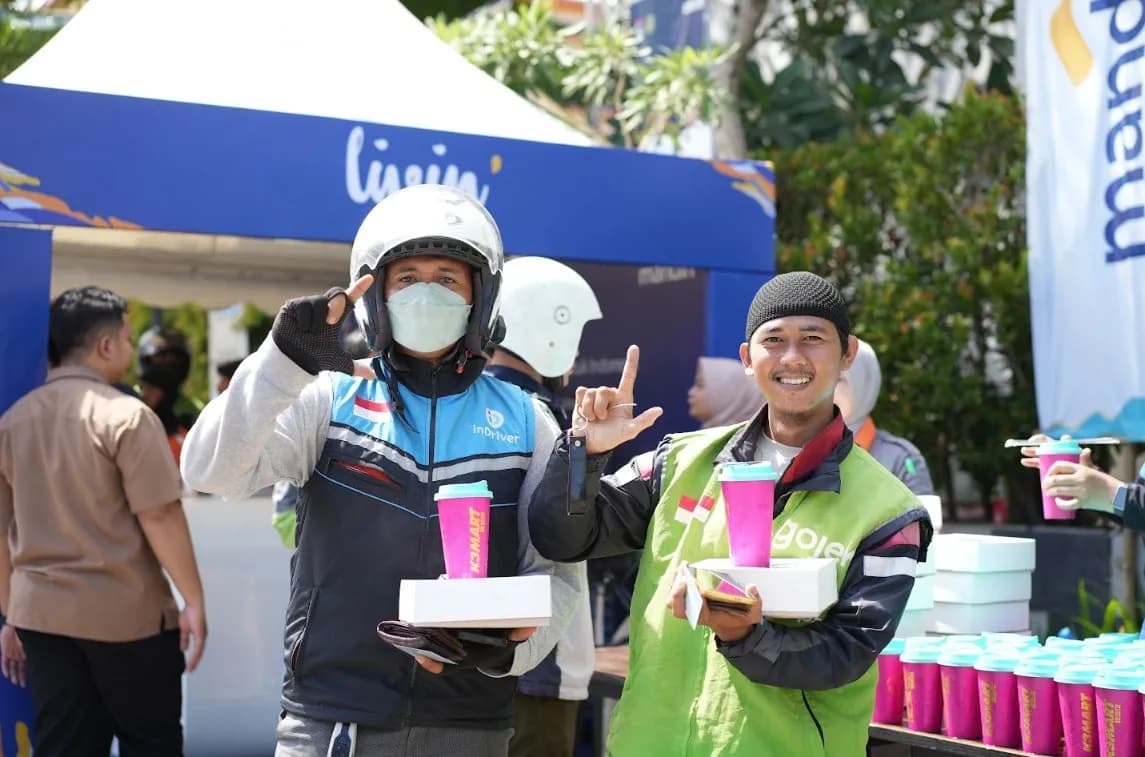 Menuju HUT ke-28 Bank Mandiri, Livin' Mandiri Berbagi Kembali Hadirkan Manfaat Nyata bagi Pekerja Rentan