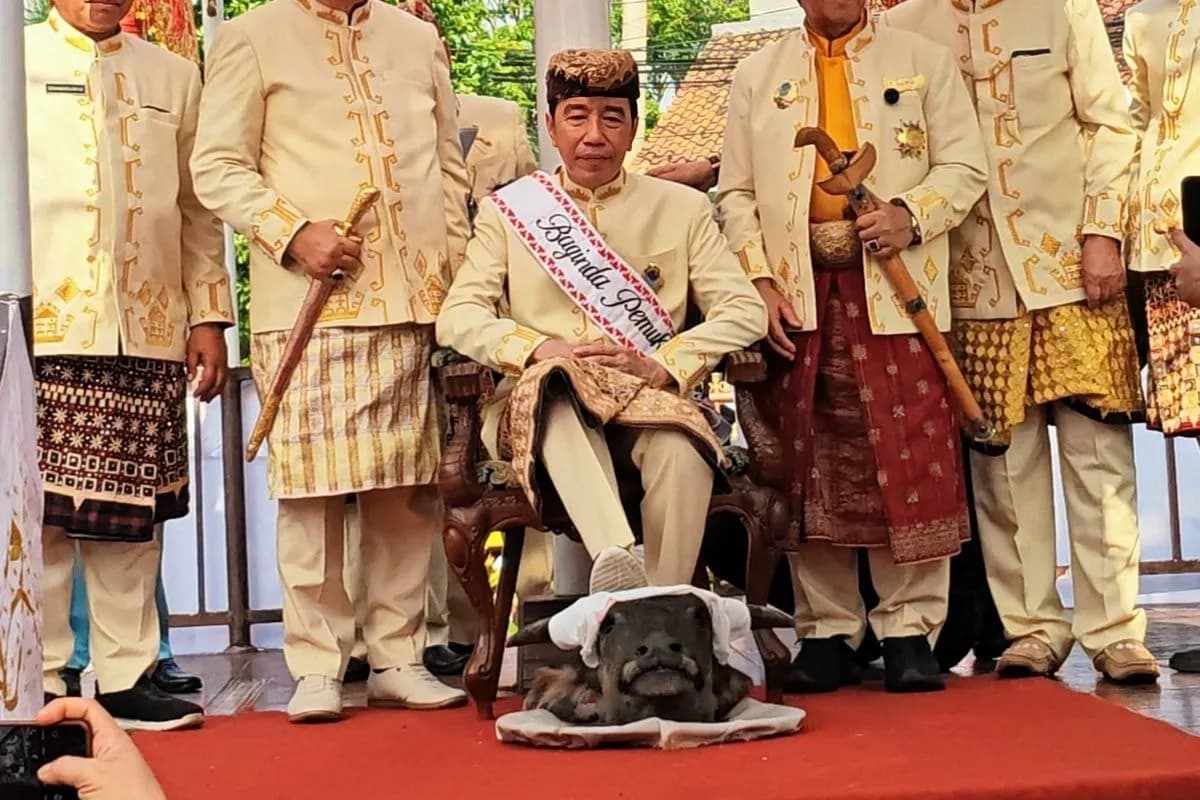 PDIP Sebut Klaim Jokowi Tak Tahu Prosesi Injak Kepala Kerbau "Hanya Dagelan"