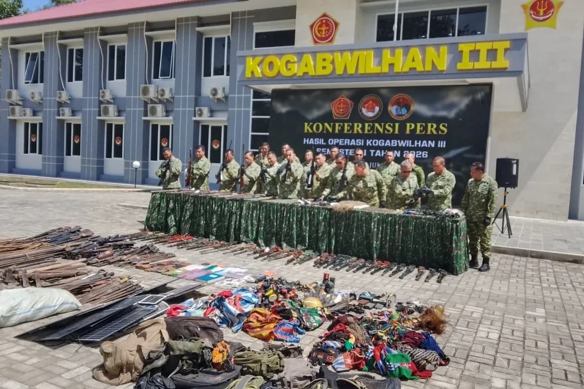 TNI Lumpuhkan Pimpinan OPM, 54 Anggota Ditangkap dan Puluhan Senjata Api Disita