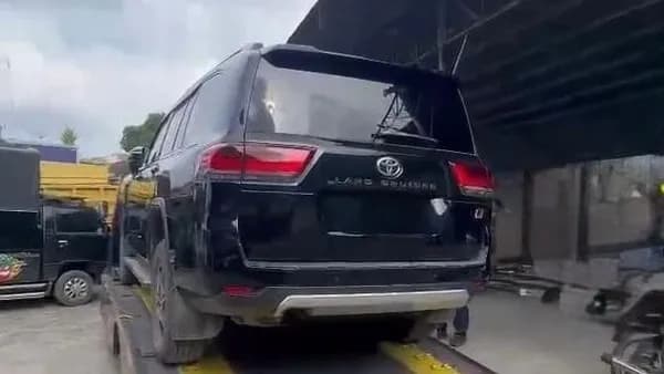 KPK Sita Land Cruiser Milik Bupati Kuansing yang Disembunyikan di Pematangsiantar