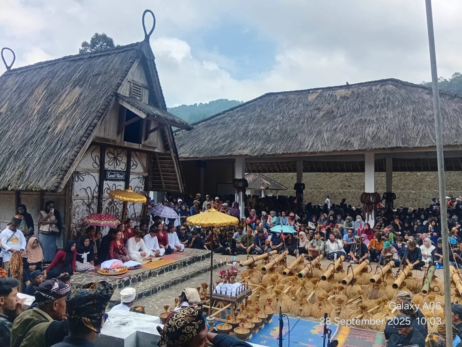 Seren Taun Kasepuhan Cisungsang, Saat Tradisi Menjadi Benteng di Tengah Arus Digital