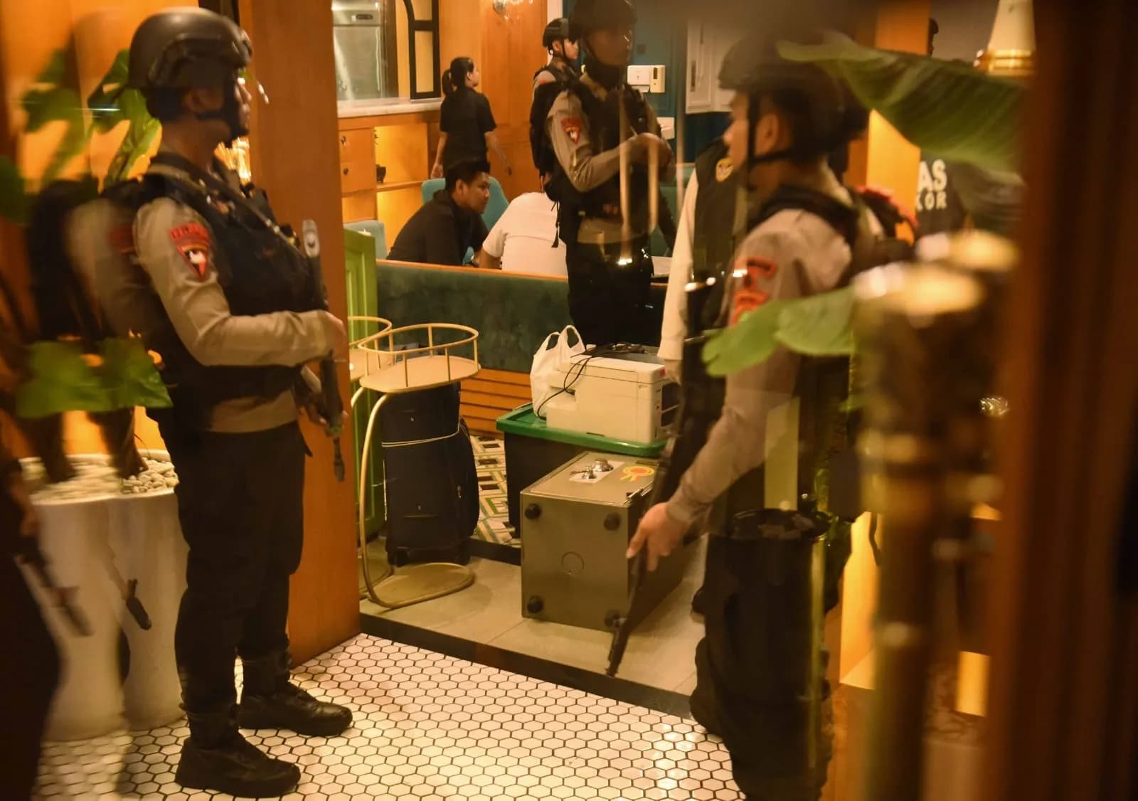 Polri Sita Foto Keluarga Hingga Dokumen dari Rumah Penyimpan 74 Kg Emas