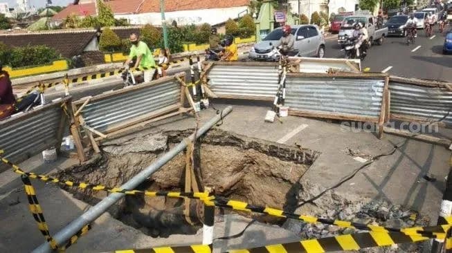 Tiga Pekerja Proyek Pipa Air Tewas di Gorong-gorong Jaktim, Diduga Kehabisan Oksigen