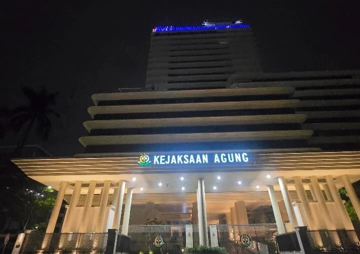 Banyak Kasus Korupsi PLN Mandek di Kejagung, Barter Proyek Batu Bara? Pengamat: Publik Berhak Curiga