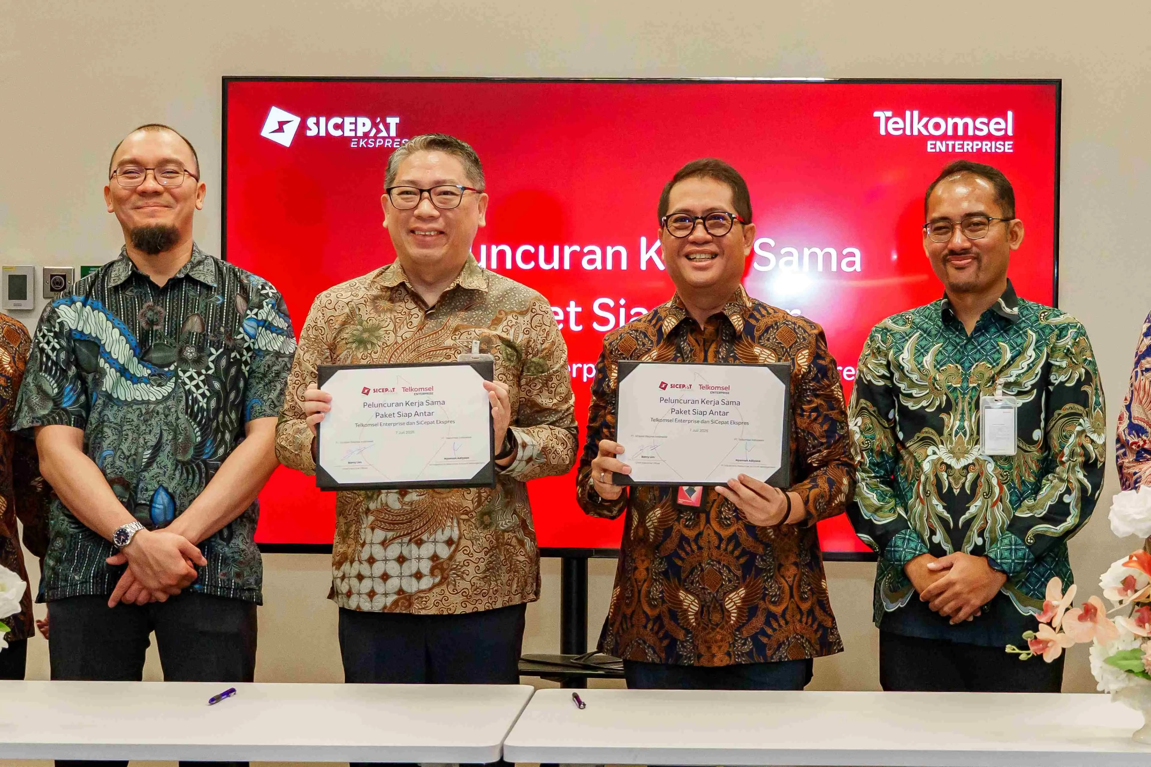 Dukung Produktivitas Kurir Logistik, Telkomsel dan SiCepat Hadirkan Paket Siap Antar