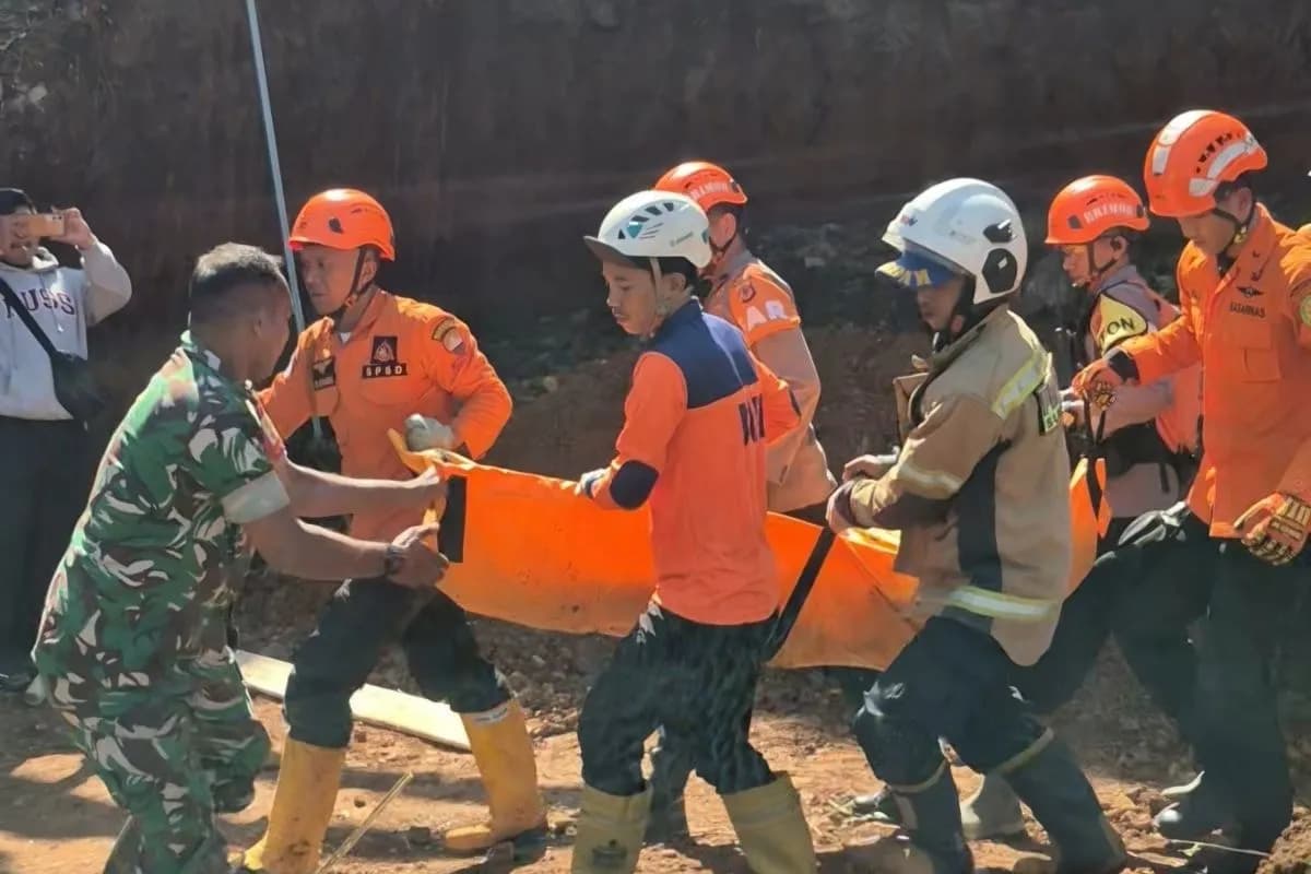 Pekerja Tewas Tertimbun Longsoran TPT di Proyek Indekos Jatinangor