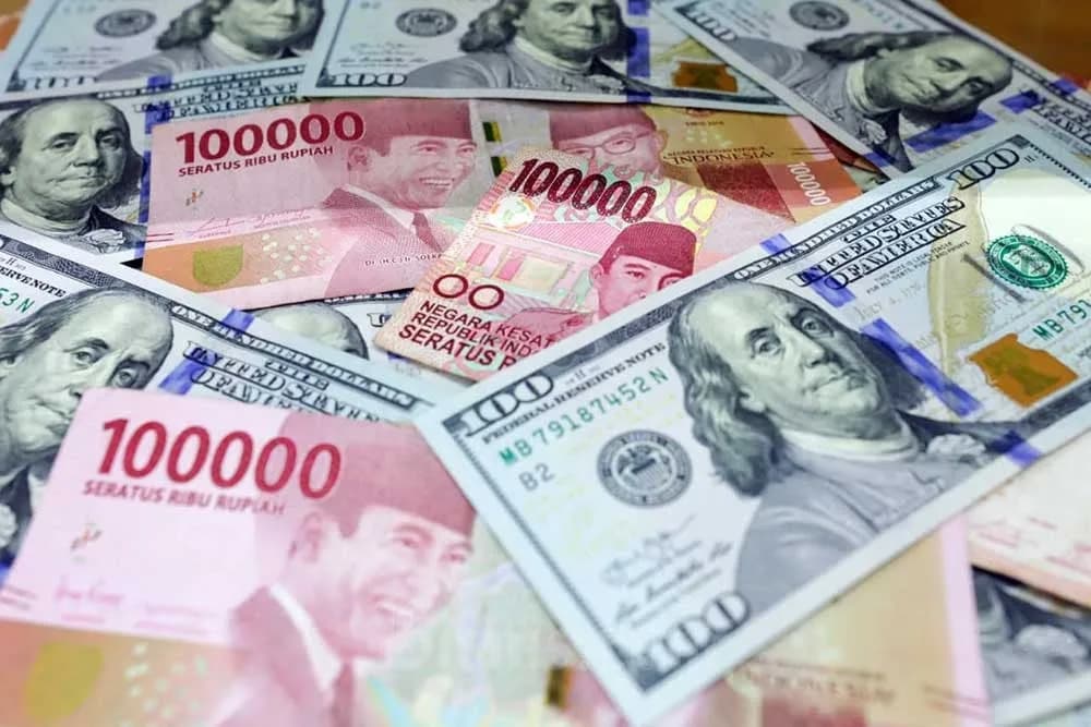 Rupiah Bergejolak di Pasar Global, Sempat Dekati Rp18.200 per Dolar AS Imbas Ketegangan AS-Iran