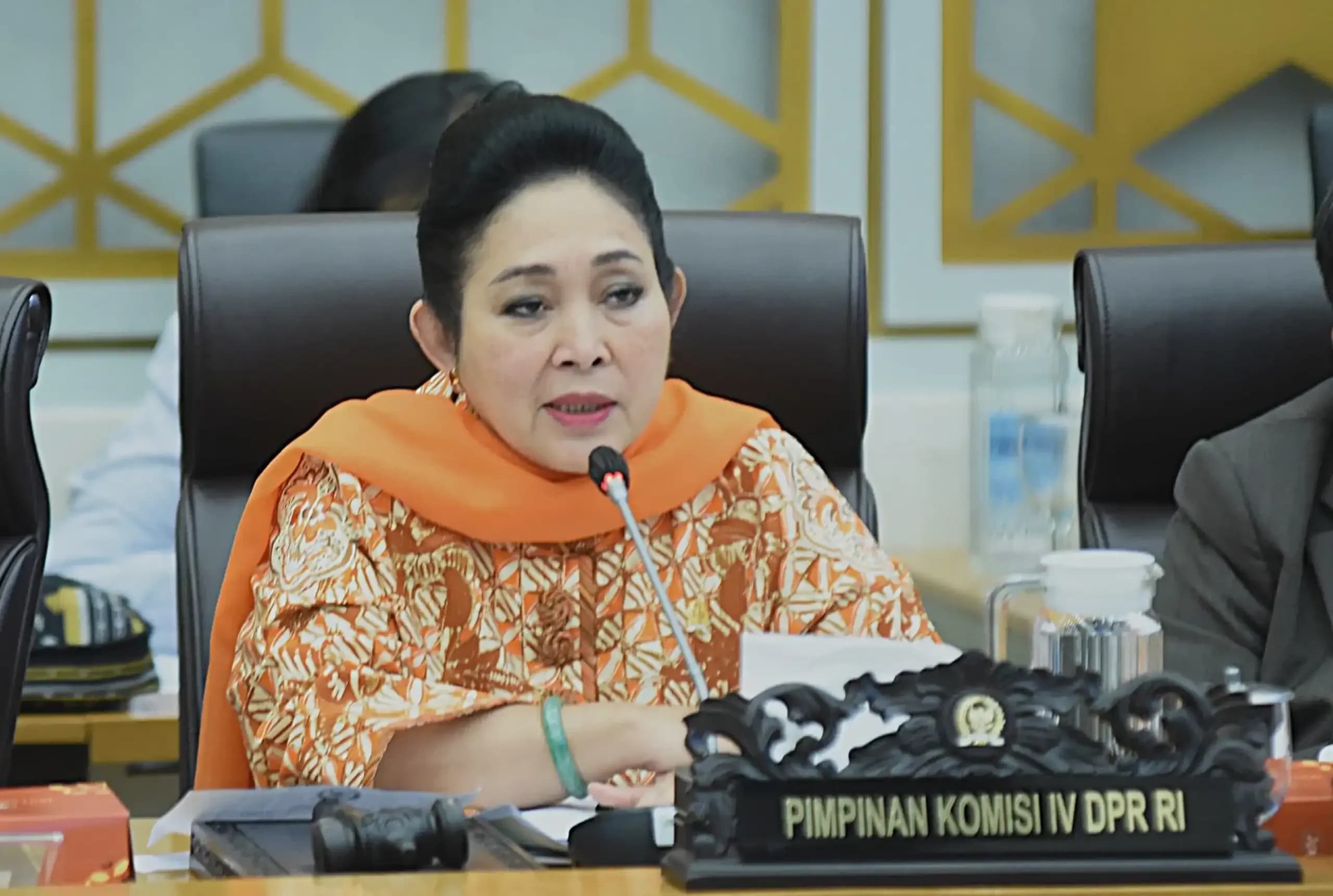 Permenhut Bertanggal Saat Menhut Umrah, DPR Minta Keabsahan Dokumen Dijeskan