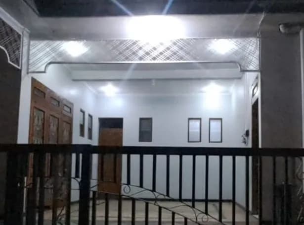 KPK Sasar Rumah Kepala BPKAD Sukoharjo, Satu Koper Barang Bukti Dibawa Penyidik