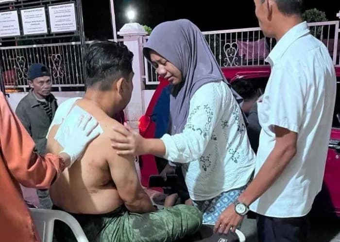 Mantan Anggota BPD Tikam Kades Ogan Ilir, Pisau Patah Bersarang di Punggung Korban