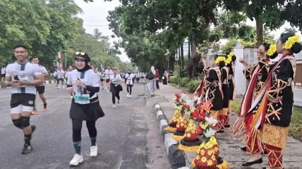 Riau Bhayangkara Run 2026 Padukan Sport Tourism dan Budaya, 15 Ribu Pelari Disambut Tari Tradisional