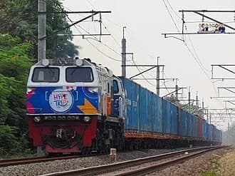 Motor Ditabrak Kereta Petikemas di Semarang, Siswa SD Meninggal dan Dua Korban Dirawat