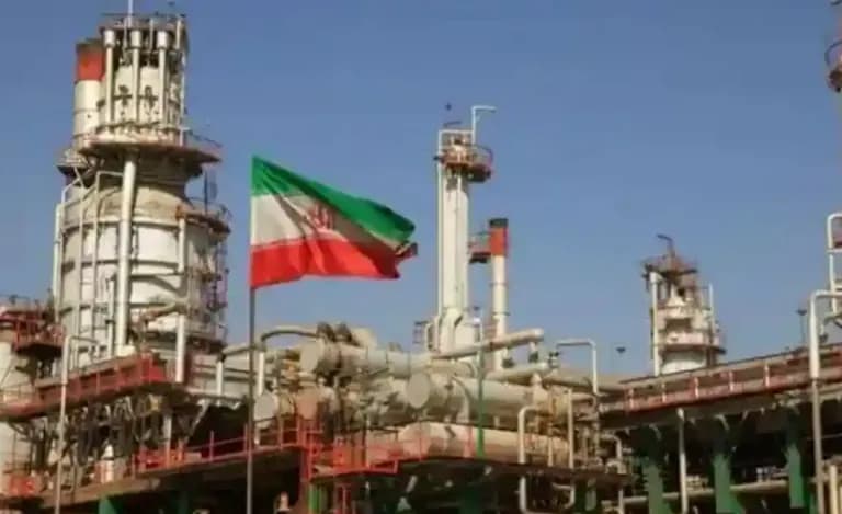 Perang Iran-AS Mendidih, Teheran: Tak Ada yang Bisa Jual Minyak Jika Kami Terhambat