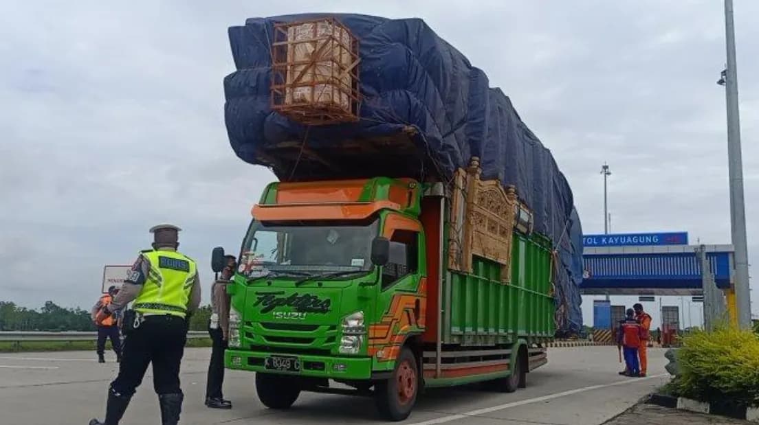 Truk ODOL Masuk Tol, Siap-siap Bayar Denda 3 Kali Lipat
