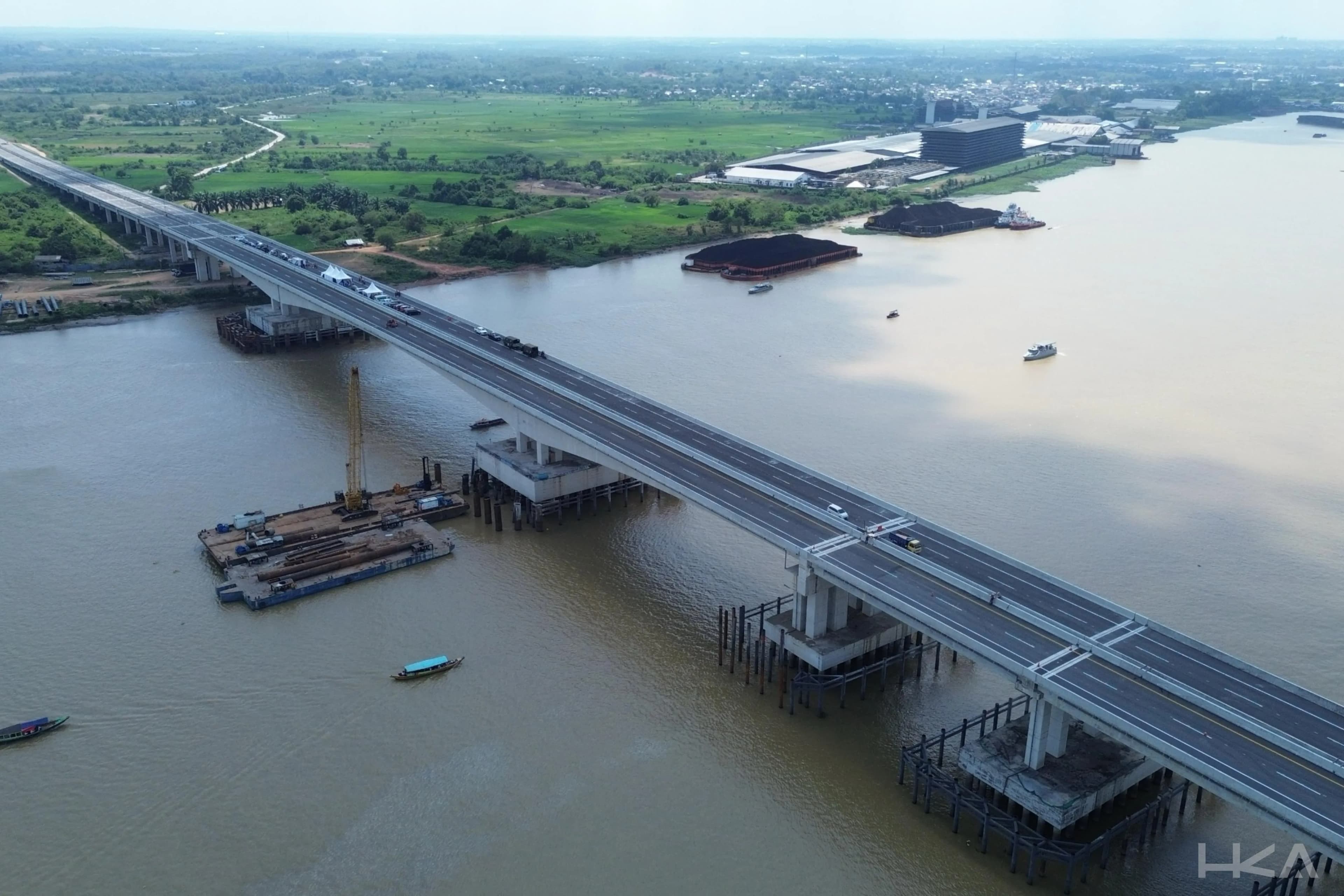 HKA Suplai 5.581,22 Ton Hotmix Untuk Jembatan Sungai Musi