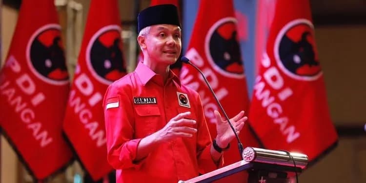 Ganjar Tegaskan PDIP Tetap di Luar Pemerintahan, Tolak Isyarat Bergabung ke Koalisi Prabowo