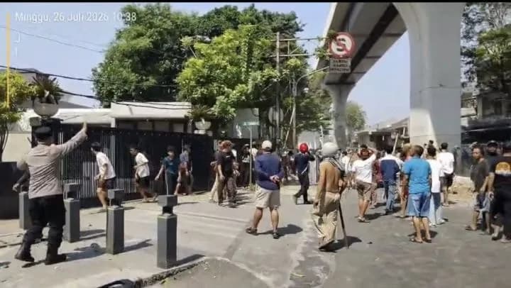 Berawal dari Nasi Uduk Tak Dibayar, Bentrokan di Menteng Berujung Pembakaran dan Korban Luka