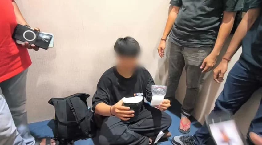 Kurir Sabu Dibekuk di Bandara Pekanbaru, Selundupkan 2,2 Kilogram Narkoba di Selangkangan