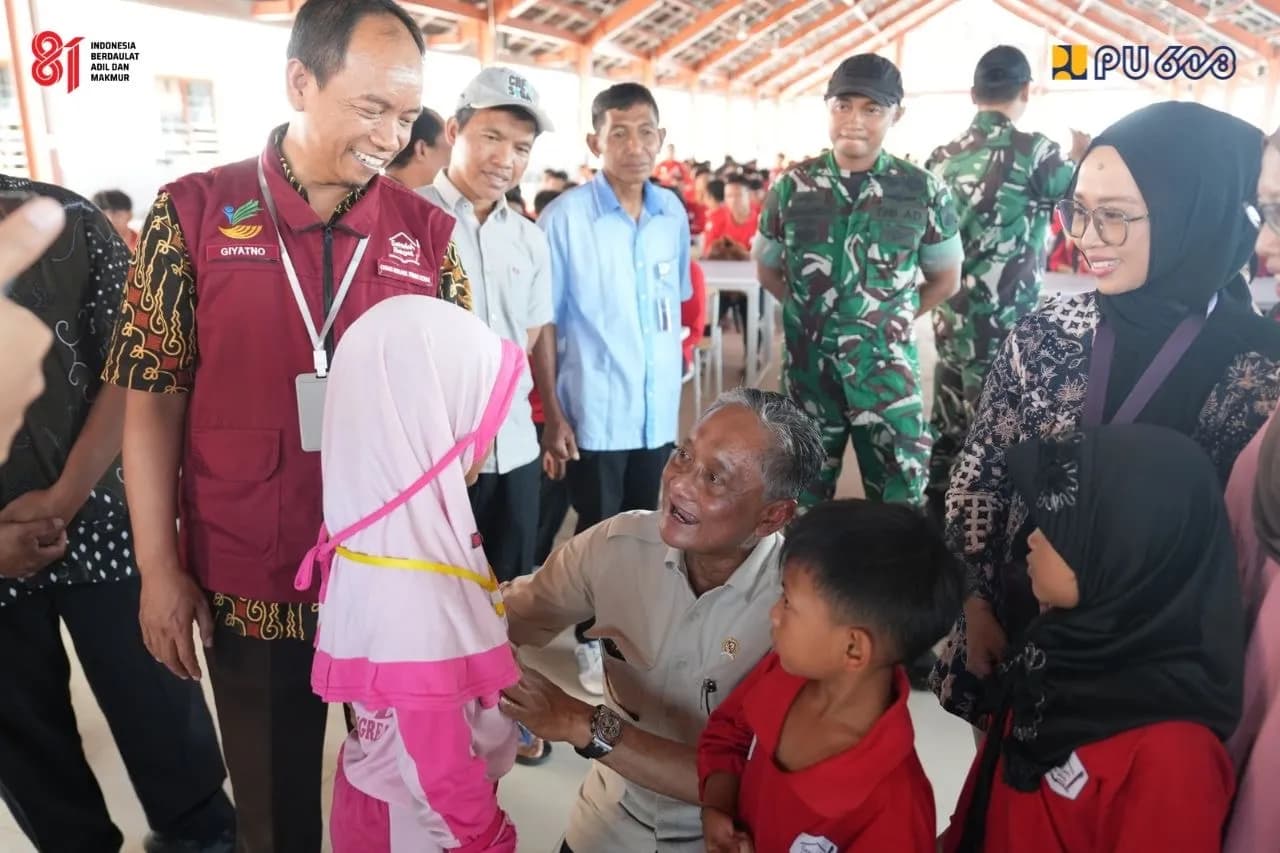 Tinjau SR Terintegrasi 1 Sragen, Menteri PU Tegaskan Komitmen Pemerintah Fasilitasi Pendidikan Keluarga Prasejahtera