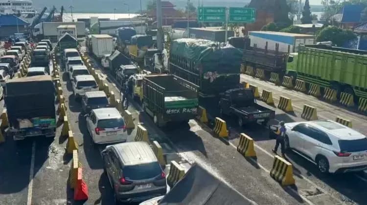 Gegara Cuaca Buruk, Pelabuhan Gilimanuk Tutup 2,5 Jam, Penyeberangan ke Ketapang Lumpuh