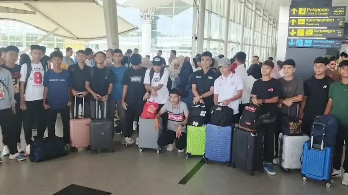 Puluhan Pesepak Bola Cilik Gagal Berangkat, DPR Minta Pelaku Penipuan Diusut Tanpa Pandang Bulu