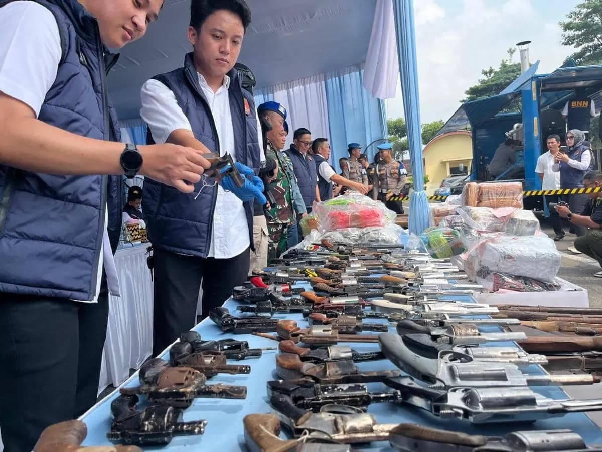 Polda Lampung Musnahkan Narkoba Rp264,9 Miliar dan 166 Senjata Api Ilegal