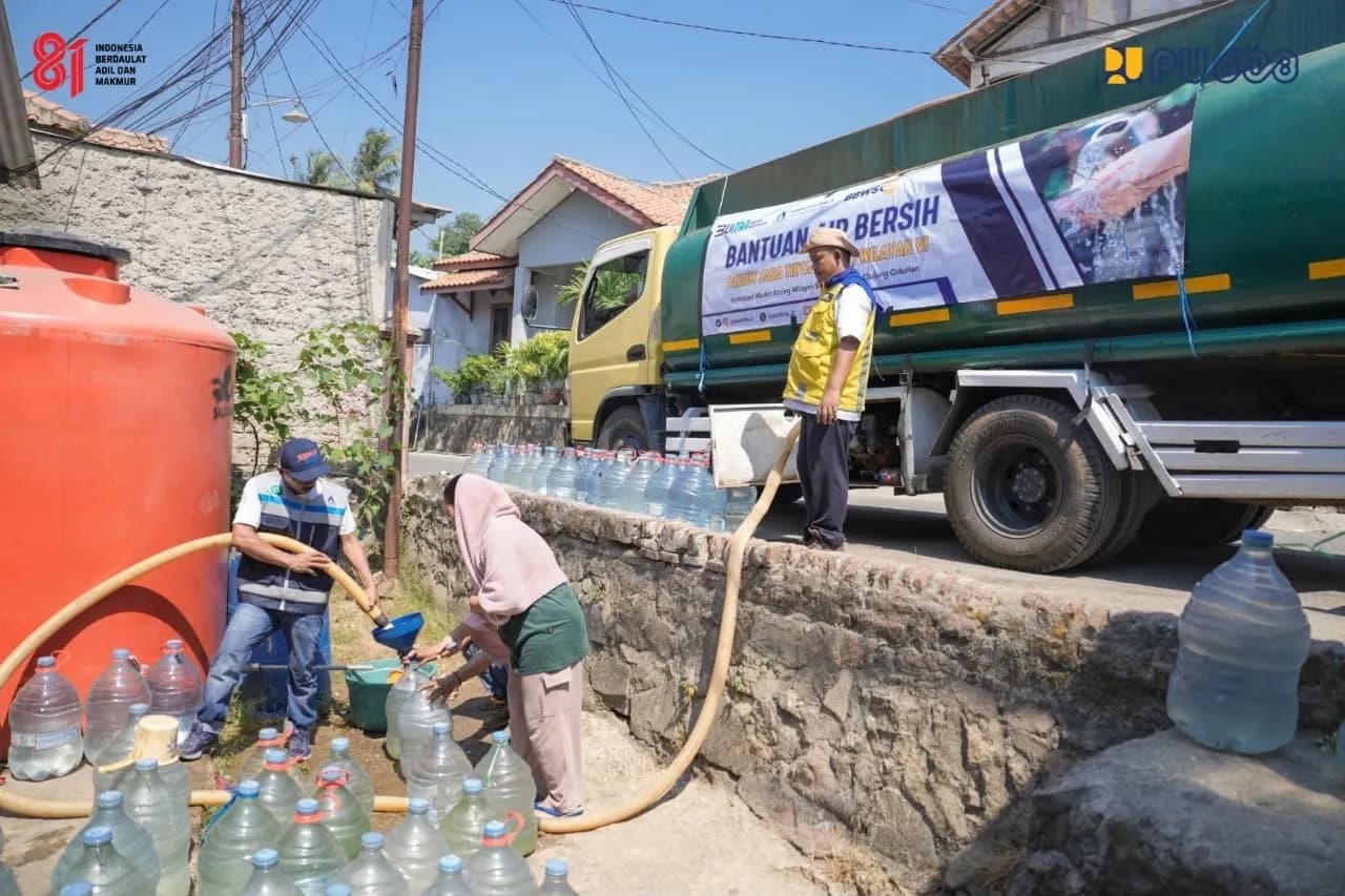 Kementerian PU Salurkan Bantuan Air Bersih di Kota Cilegon dan Situbondo