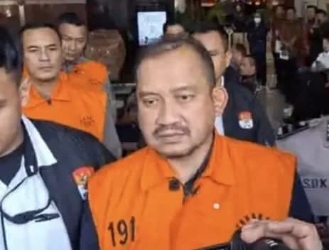 Bupati Pemalang Anom Widiyantoro Ditahan KPK