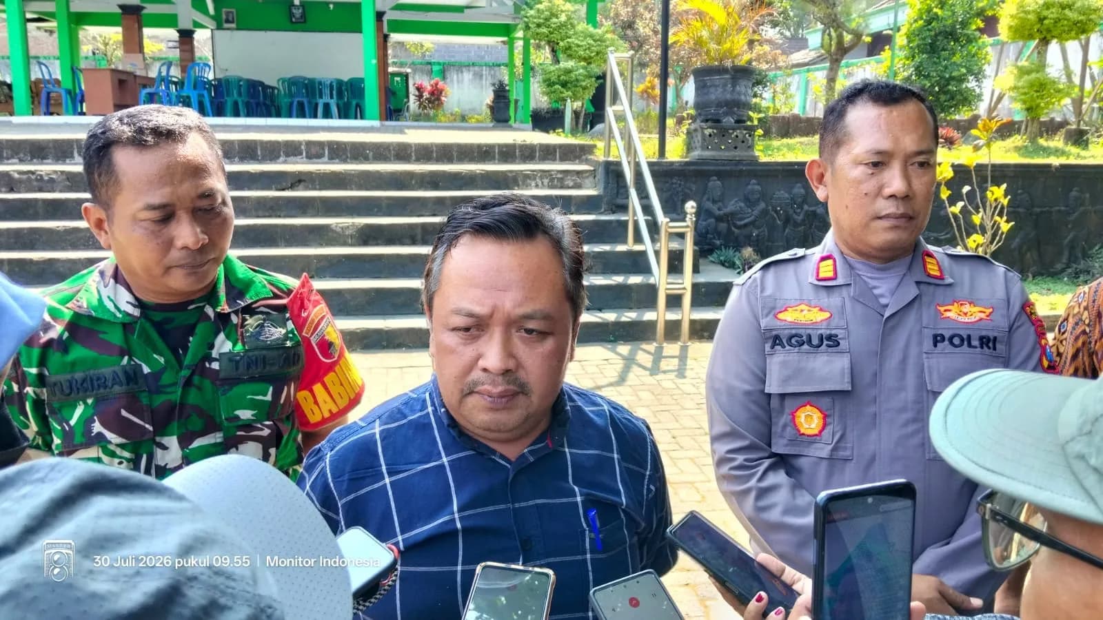 Warga Karangrejo Kembali Tanam Pohon Pisang di Jalan Rusak, PUPR Pastikan Perbaikan Dimulai 10 Agustus