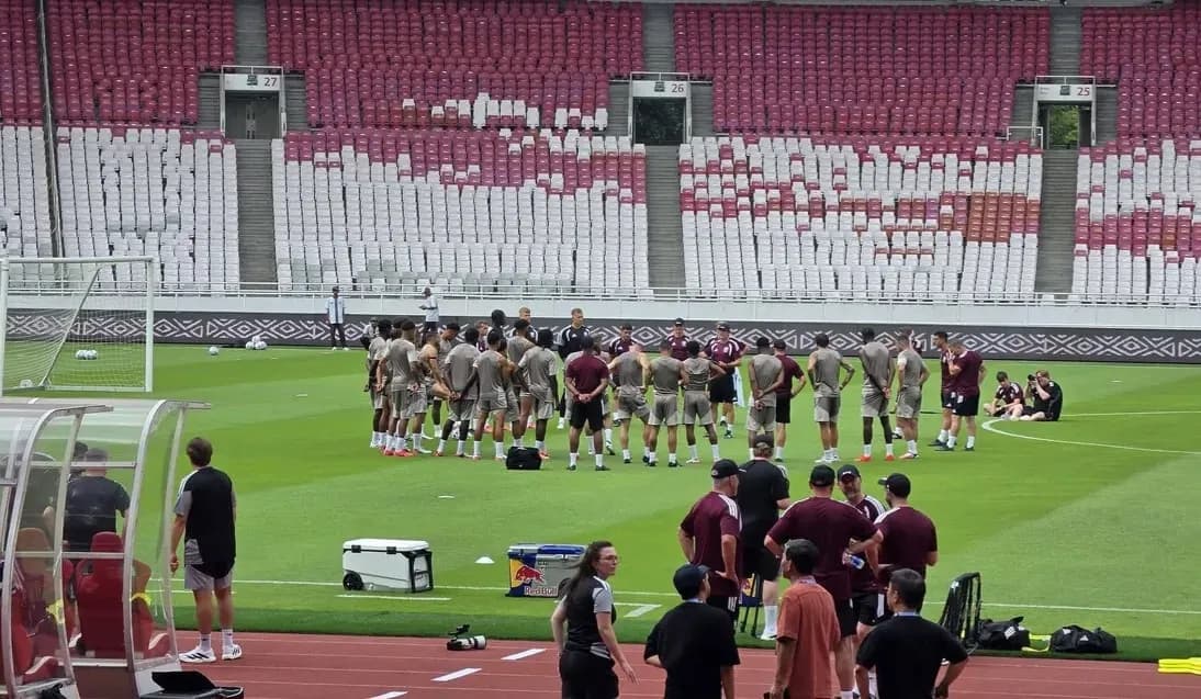 Aston Villa Langsung Tancap Gas di GBK, Unai Emery Gembleng Skuad di Bawah Terik Matahari Jakarta