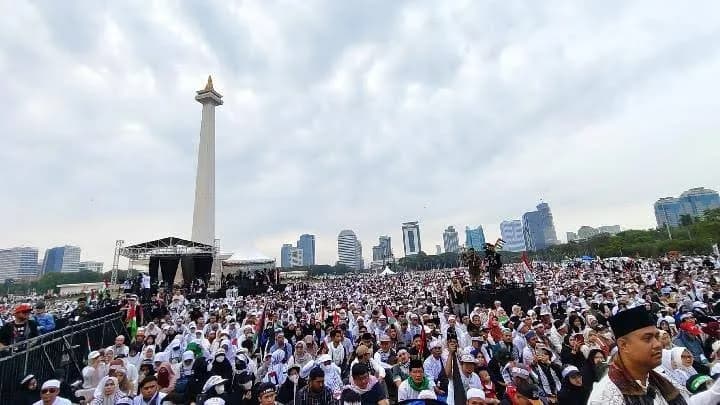 Hari ini Monas Dipadati 100.000 Jemaah, Kemenag Terbitkan Imbauan Khusus untuk Zikir dan Doa