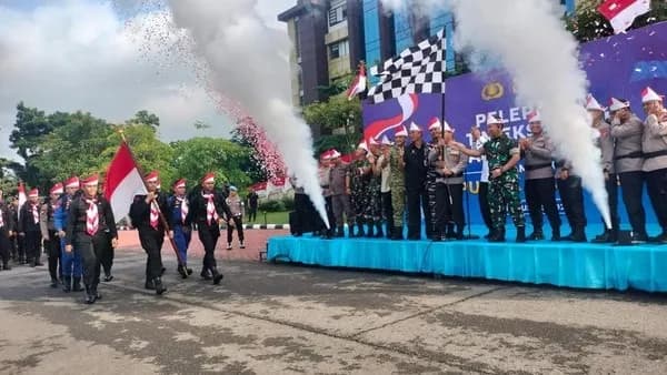 Kapolda Riau Lepas Ekspedisi Merah Putih Presisi ke 17 Wilayah Terluar Jadi Sasaran Pengabdian