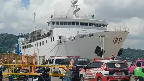 KM Prince Soya Terbakar Saat Bersandar di Pelabuhan Samarinda, Warga Panik Berlarian