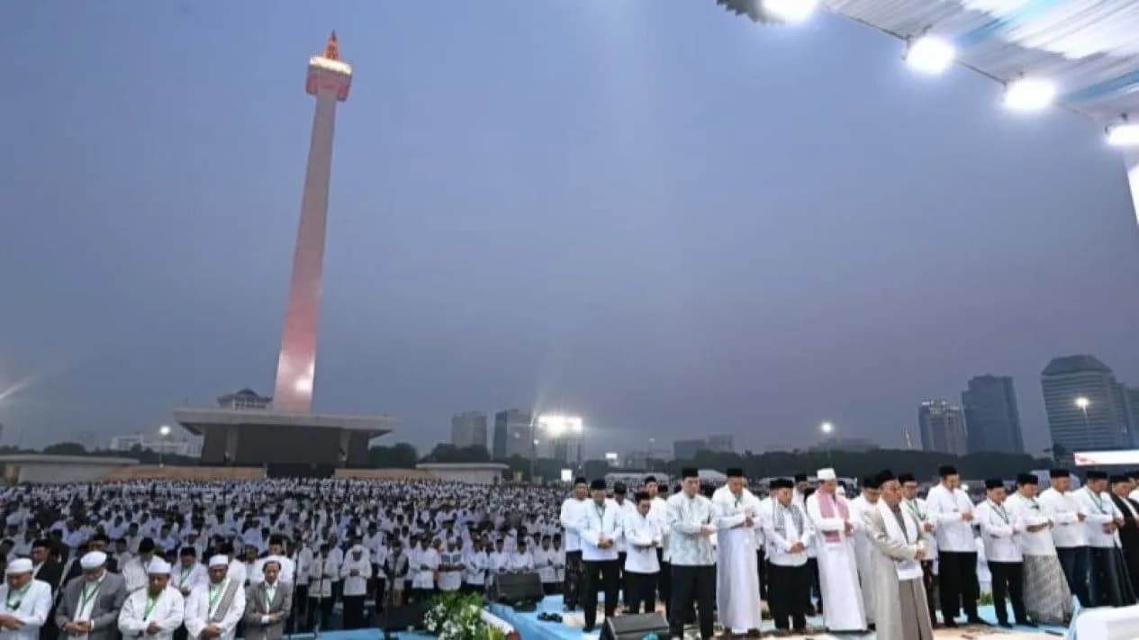100 Ribu Warga Padati Monas, Zikir dan Doa Kebangsaan Resmi Buka Rangkaian HUT Ke-81 RI