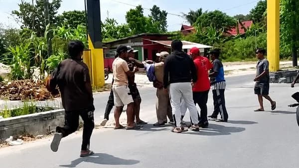 Antrean Pertalite Memanas, Pembeli Nyaris Baku Hantam di SPBU Kumai