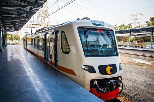 Tragis! Perempuan 21 Tahun Tewas Tertabrak Kereta Bandara Saat Menyeberang Rel di Kembangan