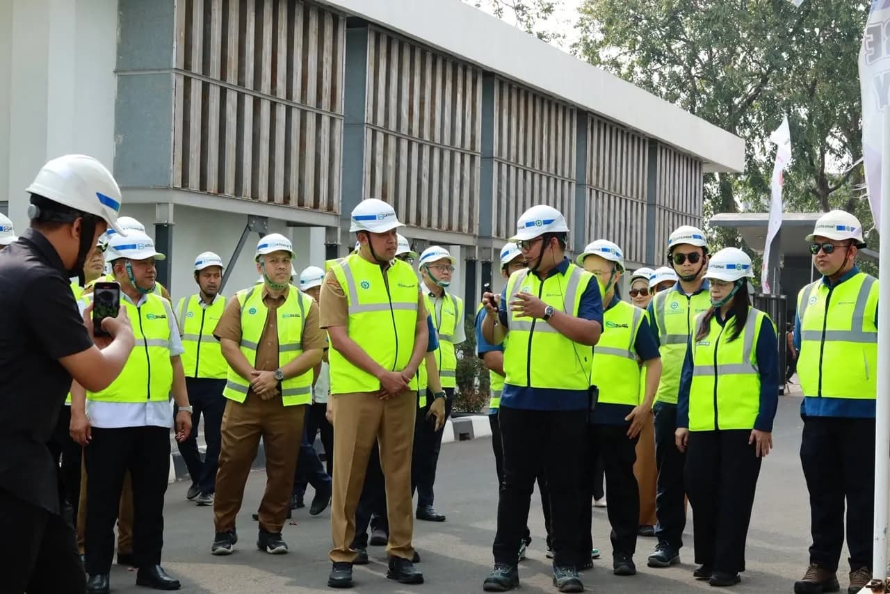 Antisipasi Musim Kemarau, Wali Kota Bekasi Lepas 11 Armada Water Trucking untuk Warga