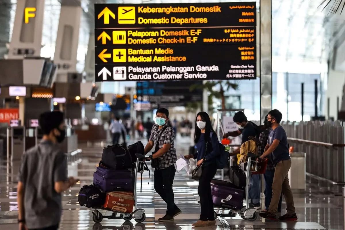 Hakim MK Soroti Kompensasi Delay Pesawat Rp300 Ribu, Dinilai Tak Sebanding dengan Kerugian