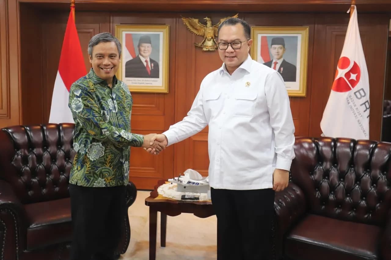 Dirut BTN Nixon LP Napitupulu (kiri) dan Kepala BRIN Prof. Dr. Arif Satria (kanan)