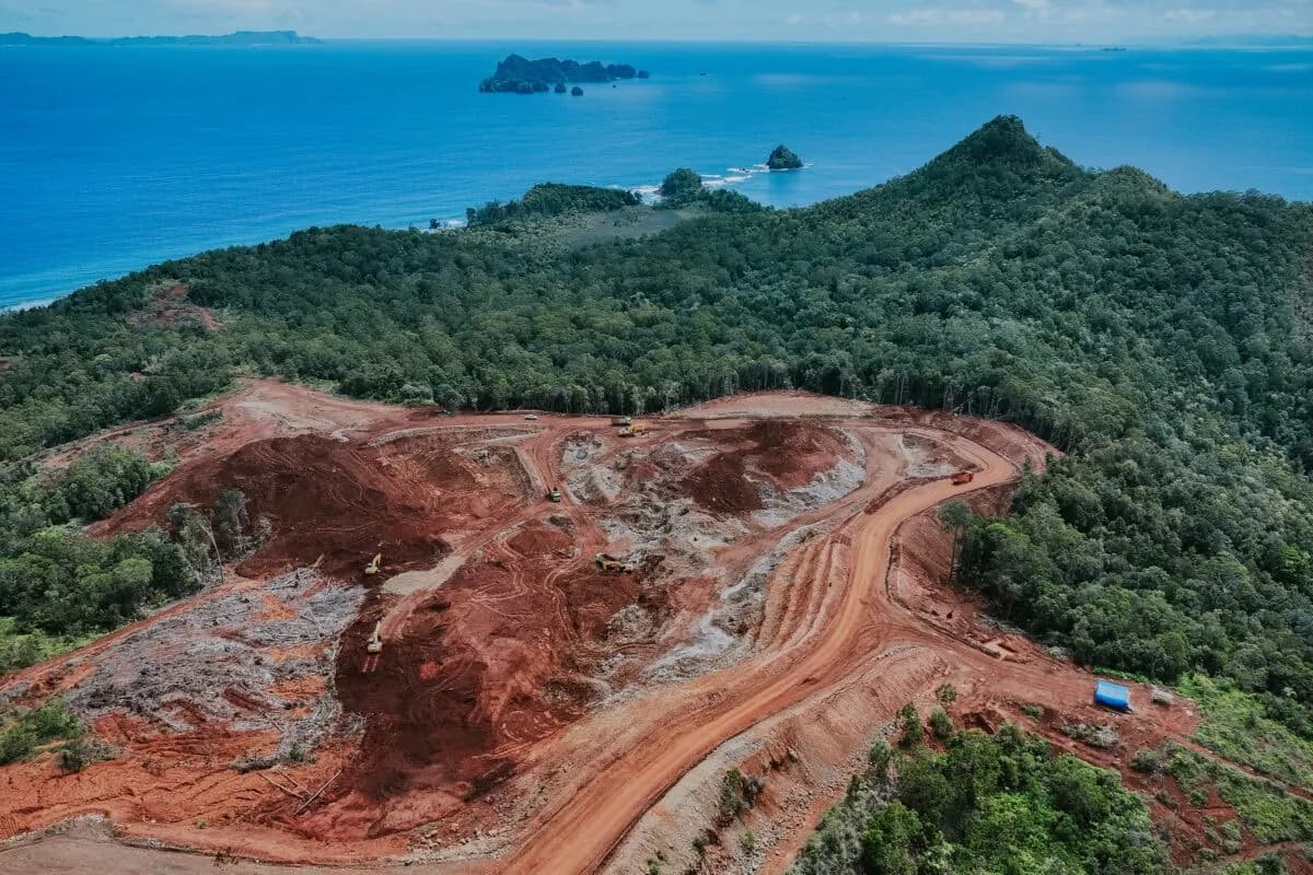 Izin Tambang Raja Ampat Jadi Arena Gugatan, Perusahaan Lawan Pemerintah di Pengadilan