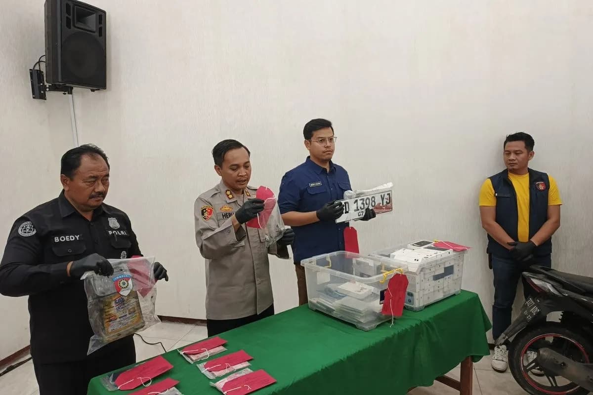 Tersangka Pembunuh Bos Royal Phone Intai Polisi Saat Olah TKP, Pastikan Jejak Kejahatannya Aman