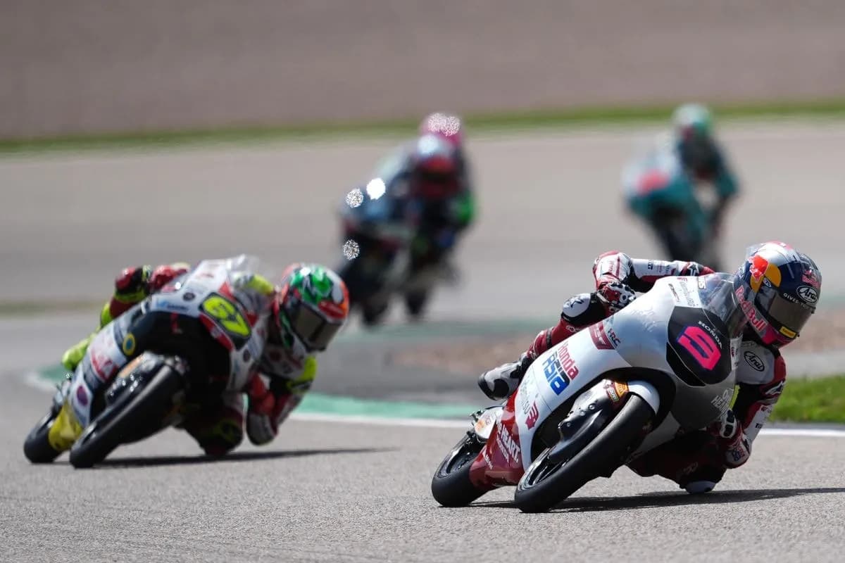 Start dari Posisi 16, Veda Ega Pratama Menggila di Silverstone hingga Finis 9